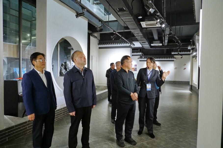 渭南市人大调研赛珍珠文化公园——一座文化“桥”，牵起两座城