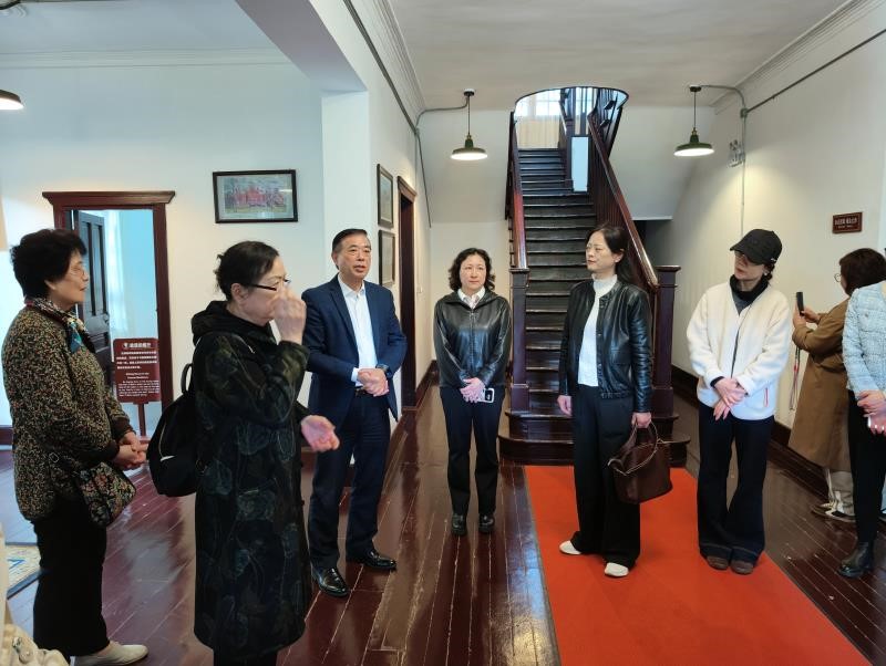 “以文通心 赓续致远”—致公党京口区基层委员会走进赛珍珠纪念馆开展主题教育