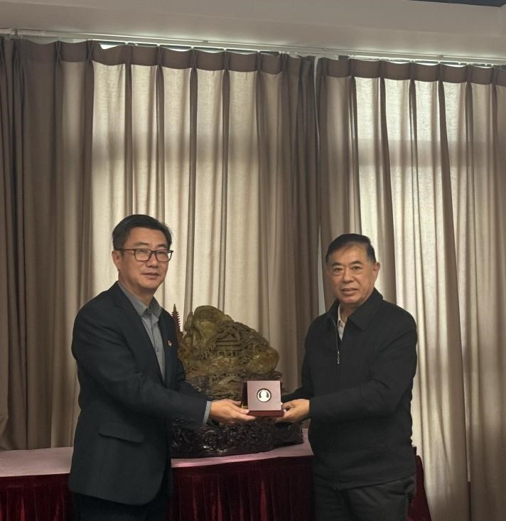 党建共建聚合力 志愿服务续新篇——镇江赛珍珠研究会温情回访镇江宾馆志愿者团队