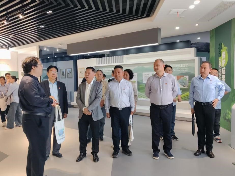 科技兴农·文脉润心·环保添绿—市农机推广站、赛珍珠研究会、光大环保能源公司、宝华山森林公园党支部联合举办主题党日活动