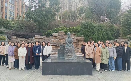 墨香承初心 兴农绽芳华——镇江市农业农村局女职工走进赛珍珠纪念馆